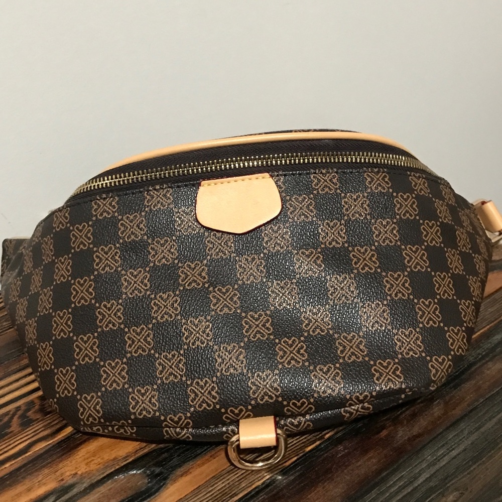Designer purse - Picture 7 of 8